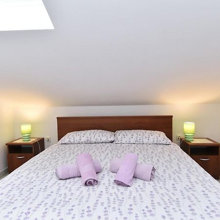Apartments Luni II Baška Eksteriør bilde