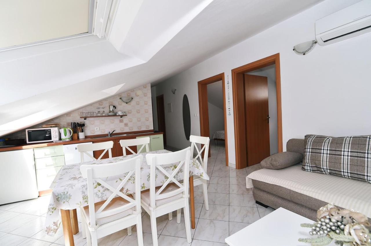 Apartments Luni II Baška Eksteriør bilde