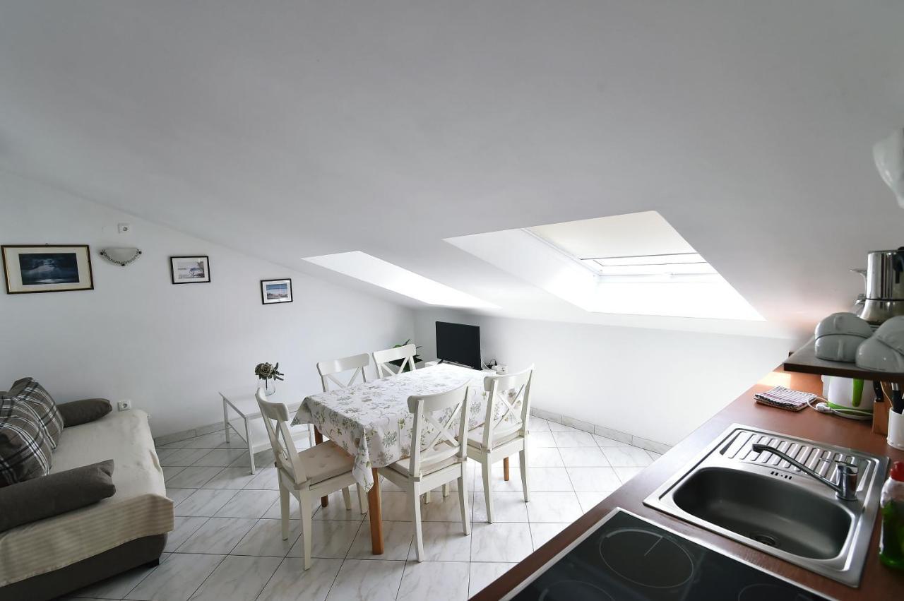 Apartments Luni II Baška Eksteriør bilde